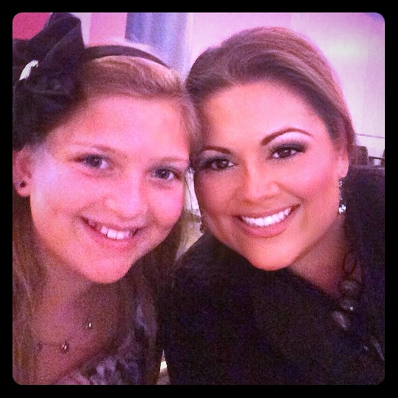 Meet your Posher, Andraya - Picture 1 of 1